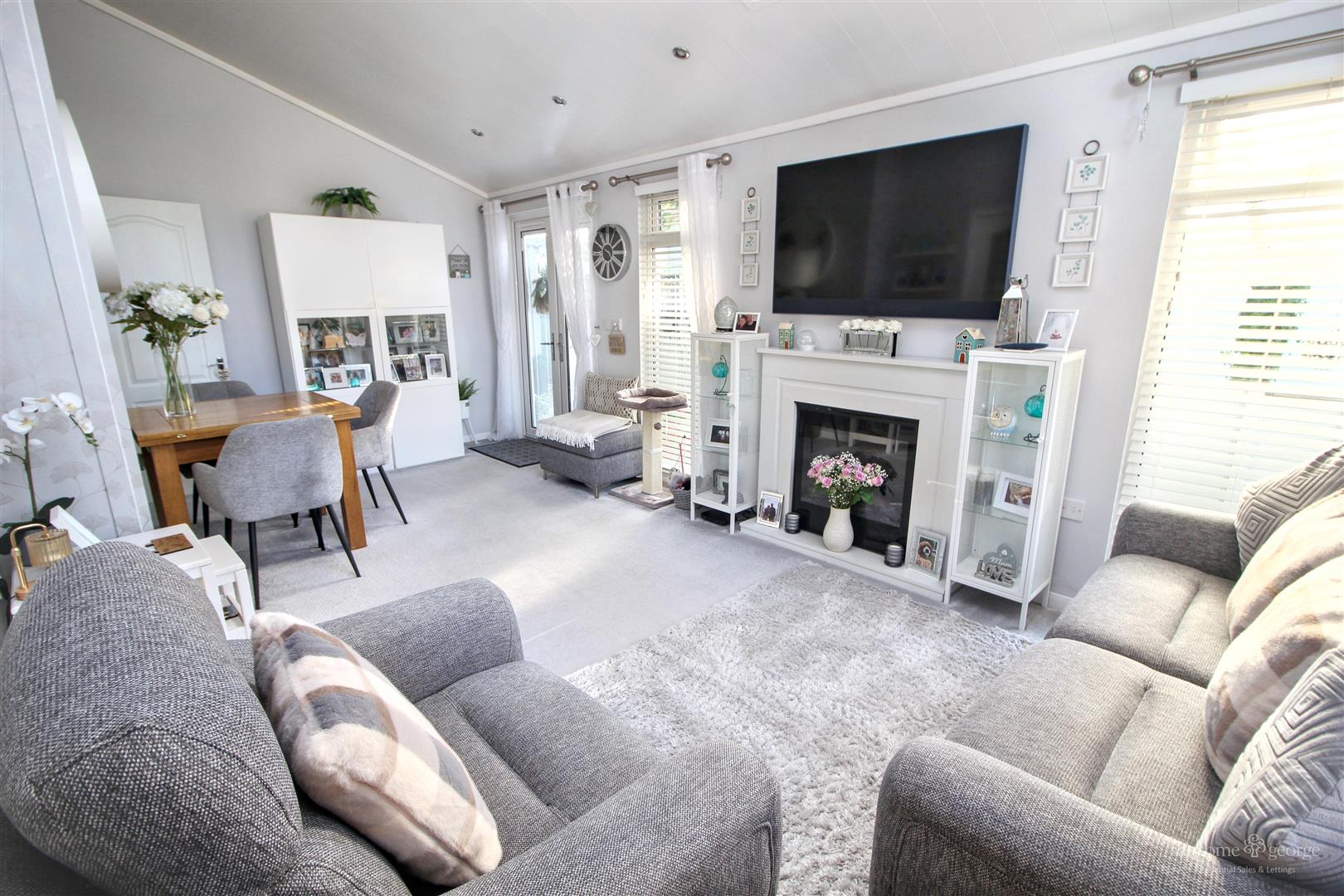 Second Avenue, Garston Park, Tilehurst